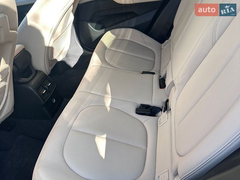 Внедорожник / Кроссовер BMW X1 2016 в Ивано-Франковске