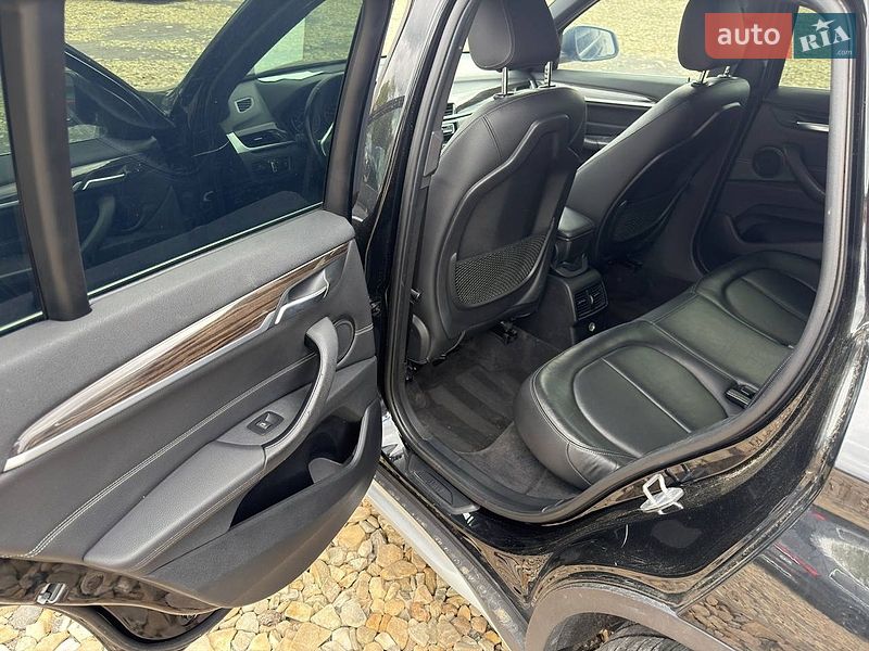 Внедорожник / Кроссовер BMW X1 2017 в Самборе