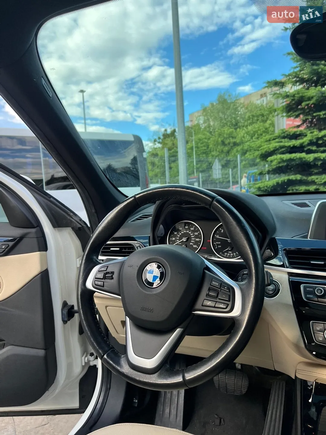 2016 BMW X1 - мініатюра 16