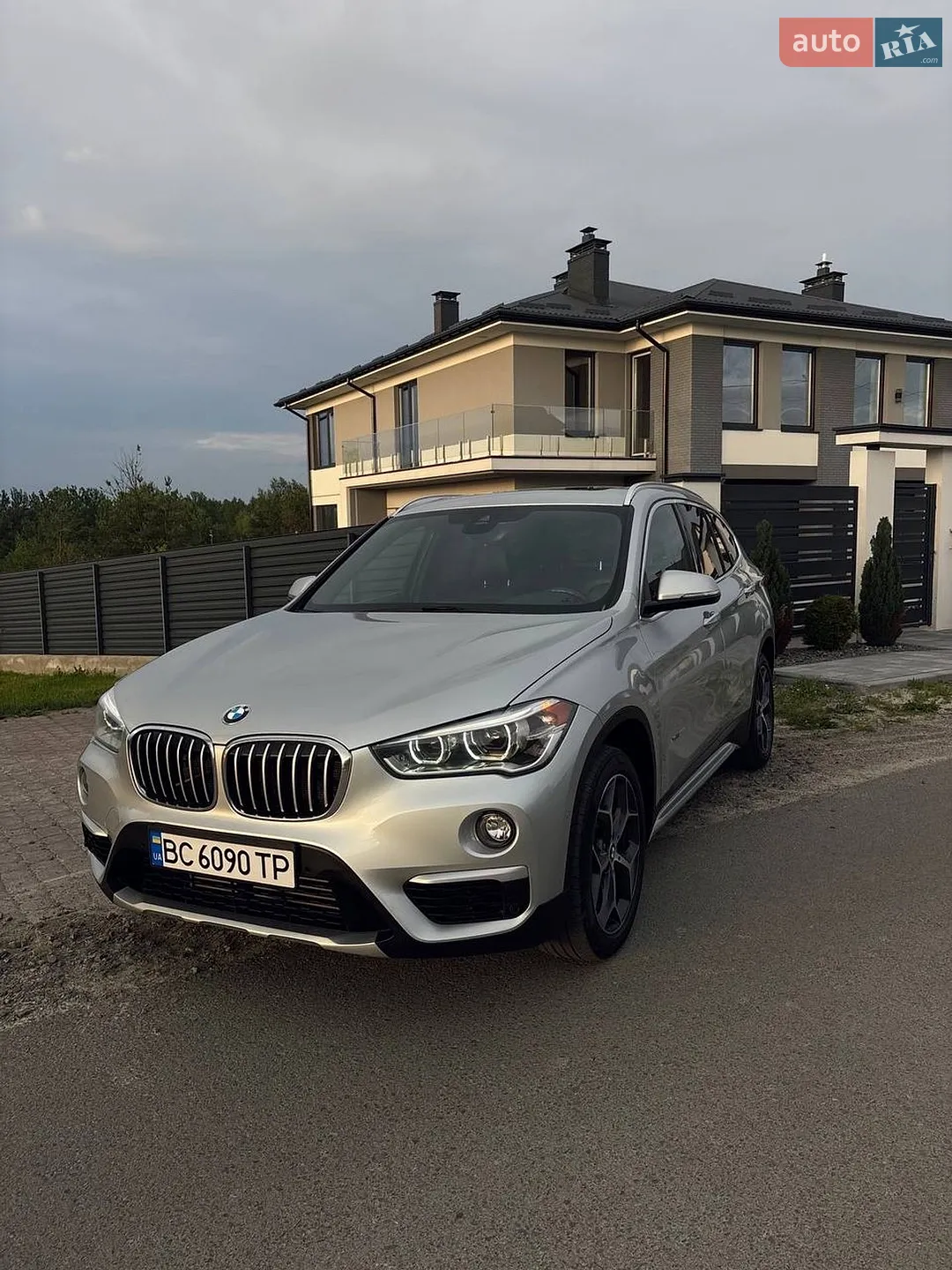 2016 BMW X1 - мініатюра 2