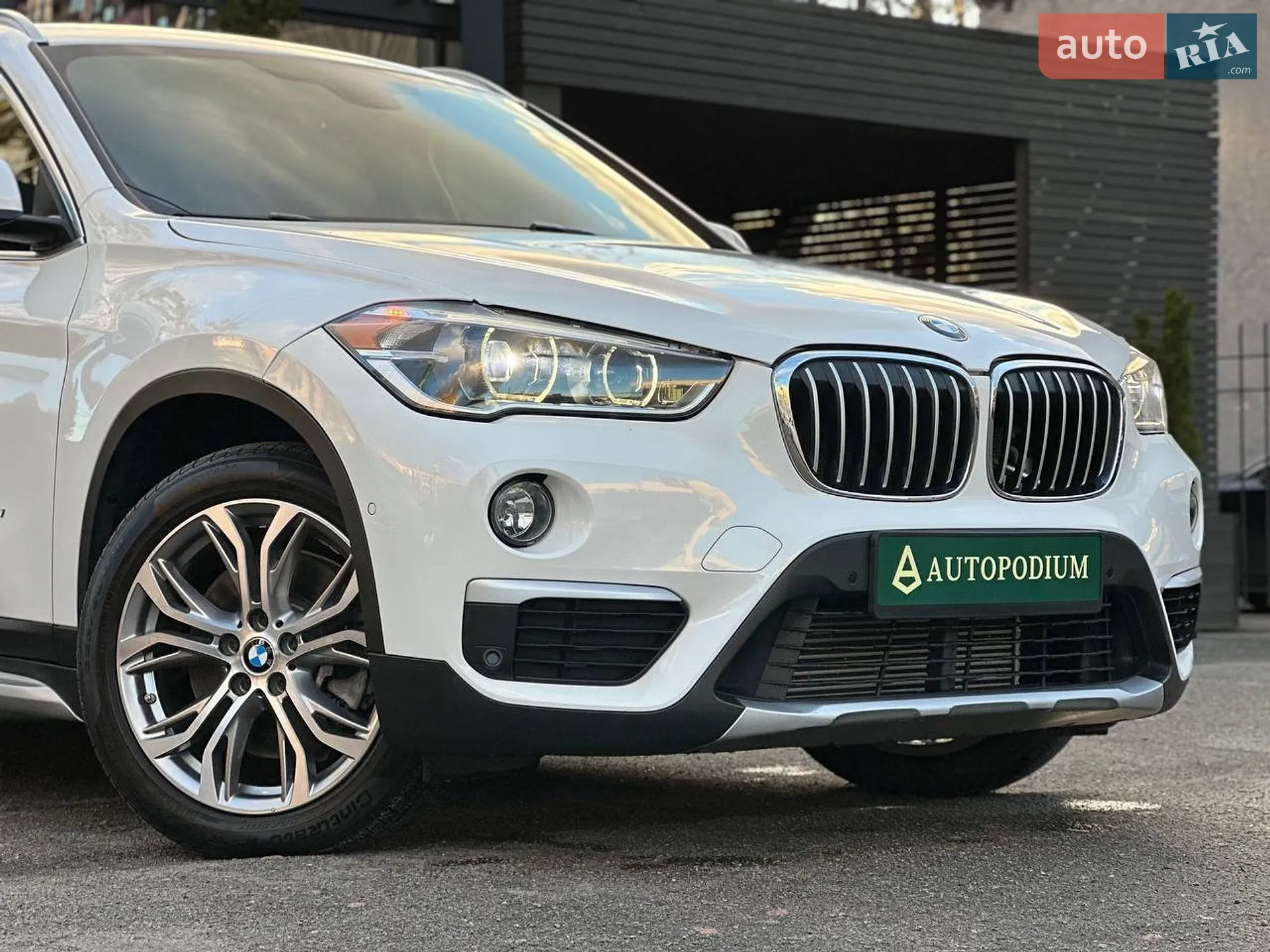2016 BMW X1 - мініатюра 3