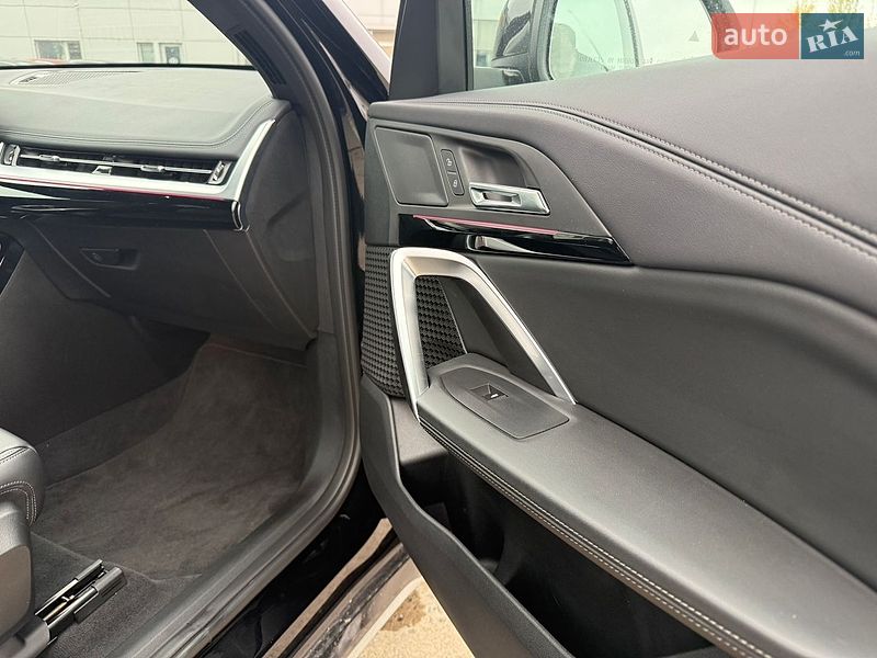 Внедорожник / Кроссовер BMW X1 2024 в Киеве