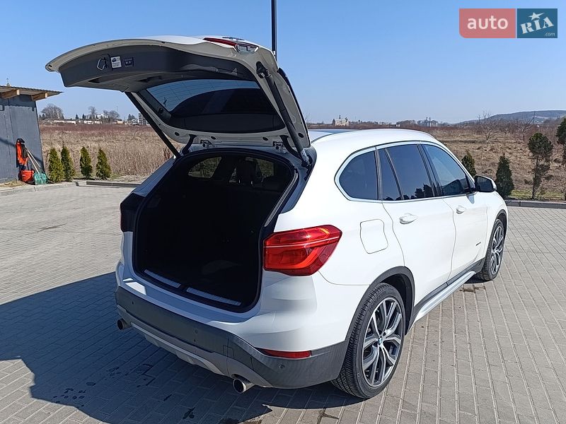 Внедорожник / Кроссовер BMW X1 2016 в Золочеве