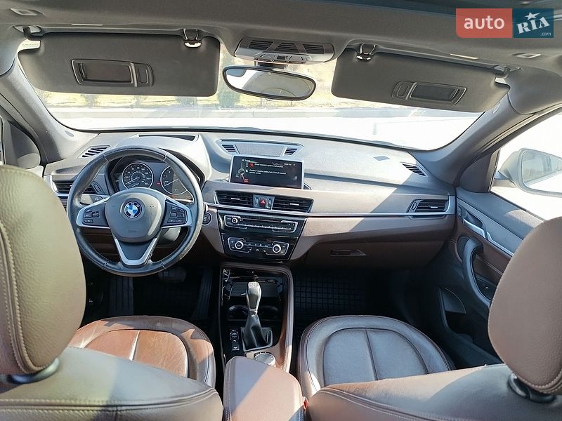 Внедорожник / Кроссовер BMW X1 2016 в Золочеве