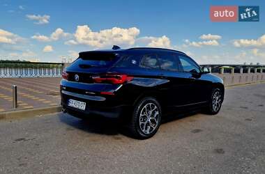 Внедорожник / Кроссовер BMW X2 2022 в 