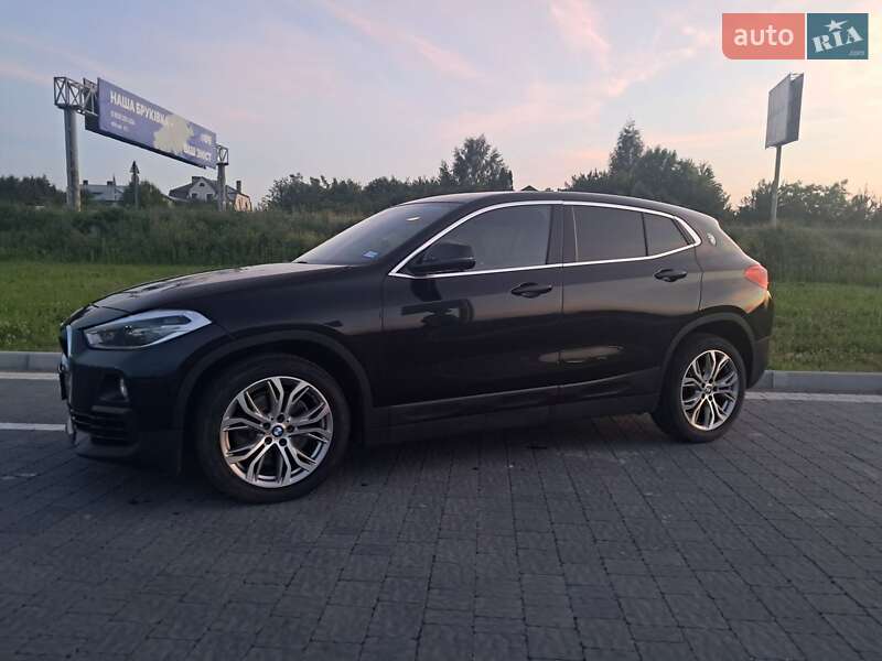 Внедорожник / Кроссовер BMW X2 2018 в 