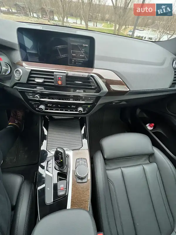 Внедорожник / Кроссовер BMW X3 2019 в 