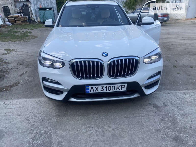 Внедорожник / Кроссовер BMW X3 2018 в 