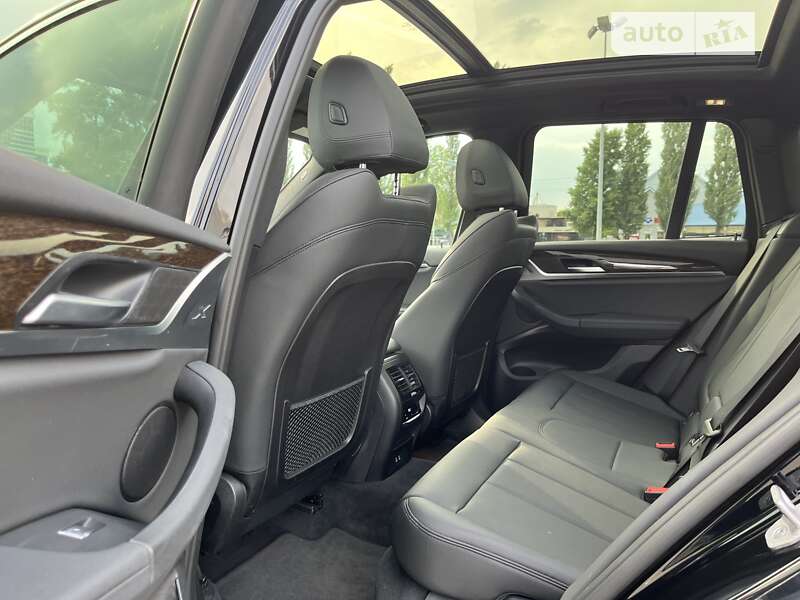 Внедорожник / Кроссовер BMW X3 2020 в Киеве