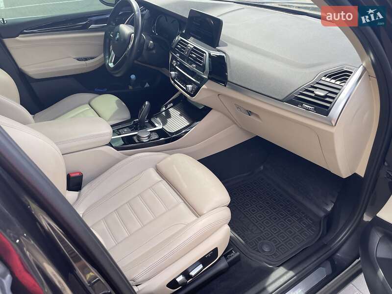 Внедорожник / Кроссовер BMW X3 2018 в Сумах