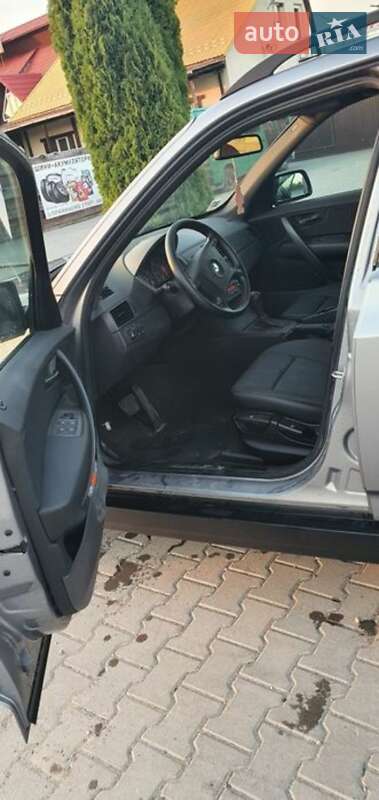 Внедорожник / Кроссовер BMW X3 2004 в Черновцах