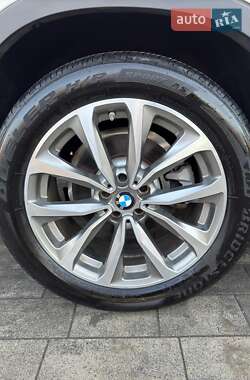 Внедорожник / Кроссовер BMW X3 2019 в 