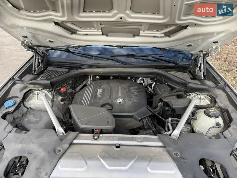 Внедорожник / Кроссовер BMW X3 2018 в 