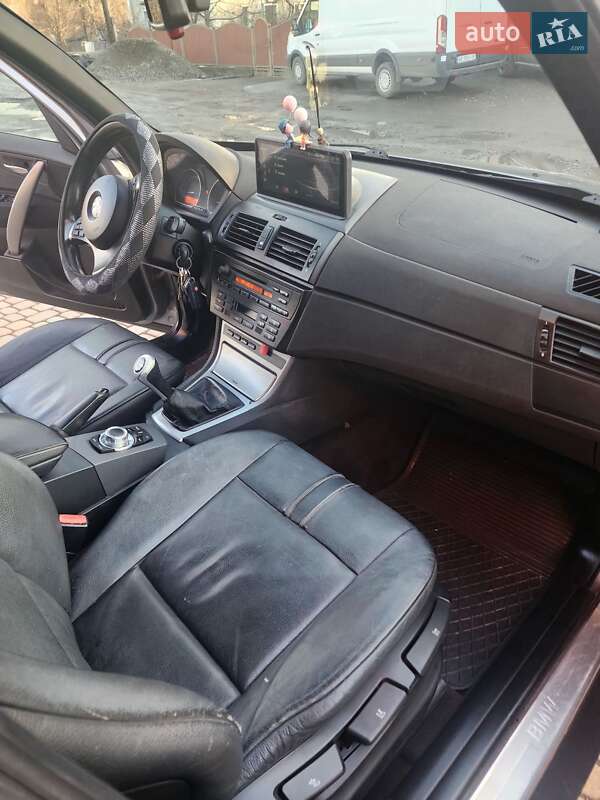 Внедорожник / Кроссовер BMW X3 2004 в Тячеве