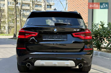 Внедорожник / Кроссовер BMW X3 2018 в 