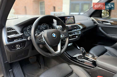 Внедорожник / Кроссовер BMW X3 2018 в 