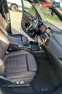 Внедорожник / Кроссовер BMW X3 2019 в 