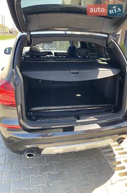 Внедорожник / Кроссовер BMW X3 2018 в 