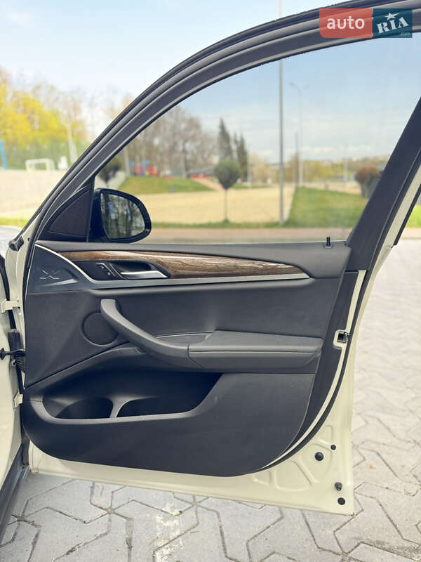 Внедорожник / Кроссовер BMW X3 2019 в Тернополе