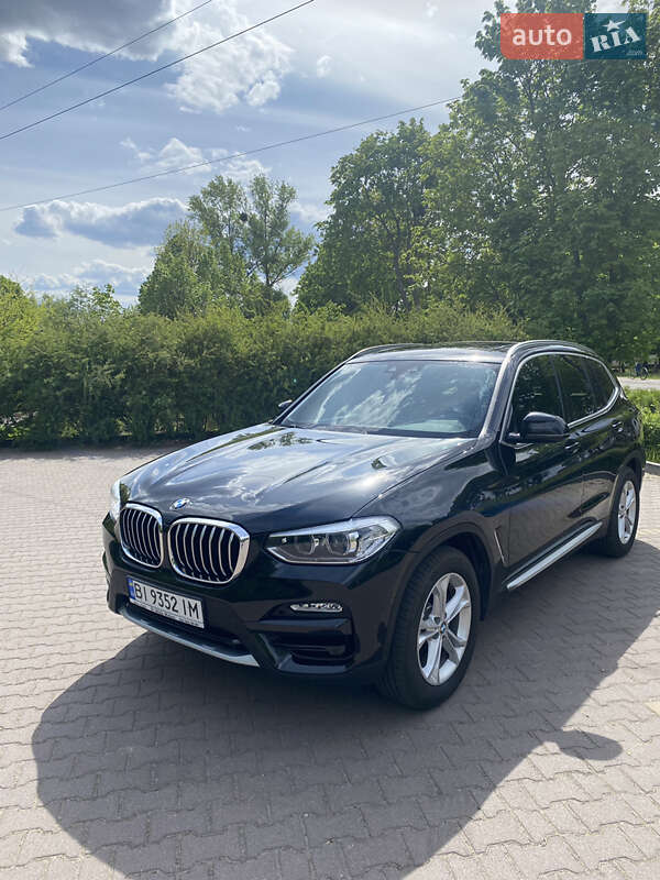 Внедорожник / Кроссовер BMW X3 2020 в 
