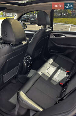 Позашляховик / Кросовер BMW X3 2021 в 