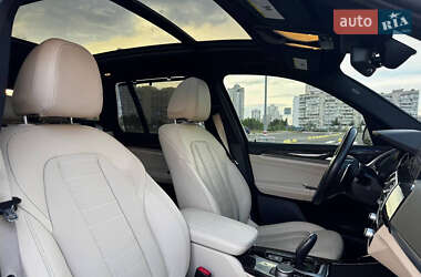 Позашляховик / Кросовер BMW X3 2018 в 
