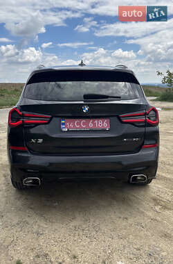 Позашляховик / Кросовер BMW X3 2023 в 