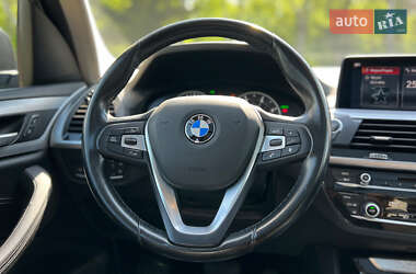 Позашляховик / Кросовер BMW X3 2018 в 