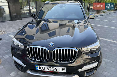 Внедорожник / Кроссовер BMW X3 2018 в 