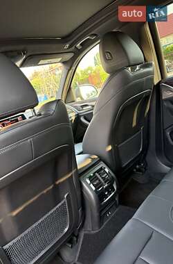 Позашляховик / Кросовер BMW X3 2023 в 