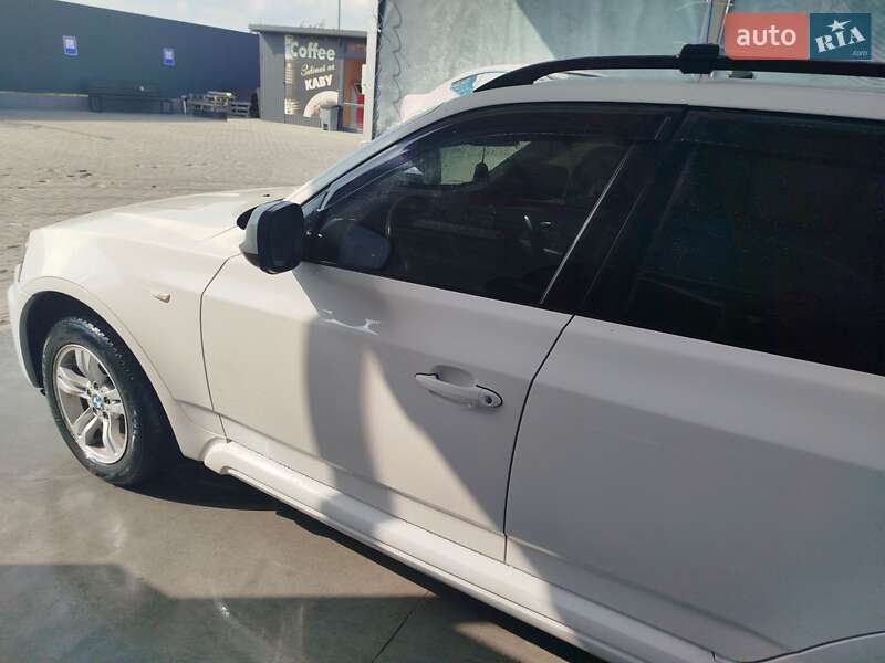 Седан BMW X3 2010 в Ровно