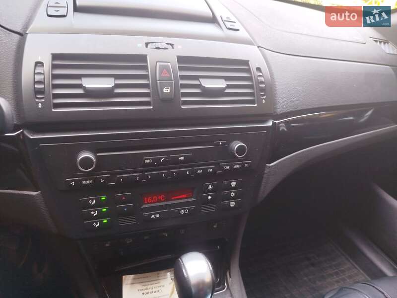 Седан BMW X3 2010 в Ровно