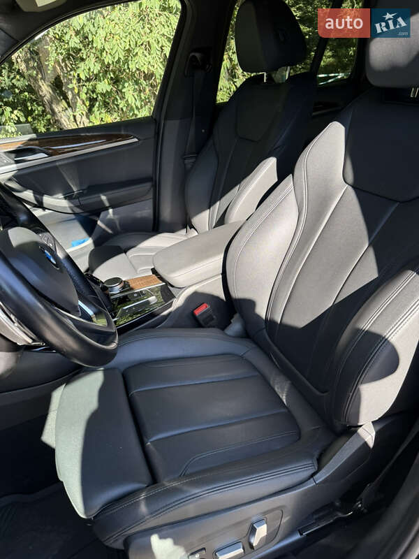 Внедорожник / Кроссовер BMW X3 2019 в Киеве