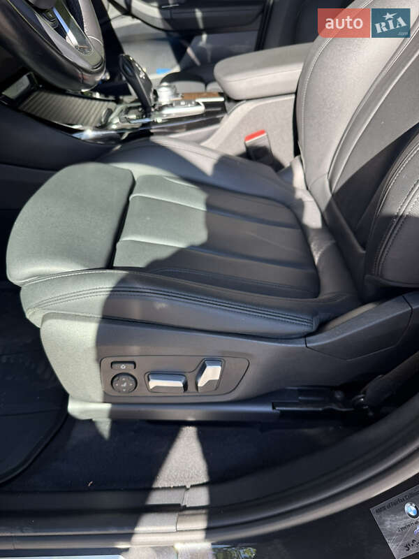 Внедорожник / Кроссовер BMW X3 2019 в Киеве