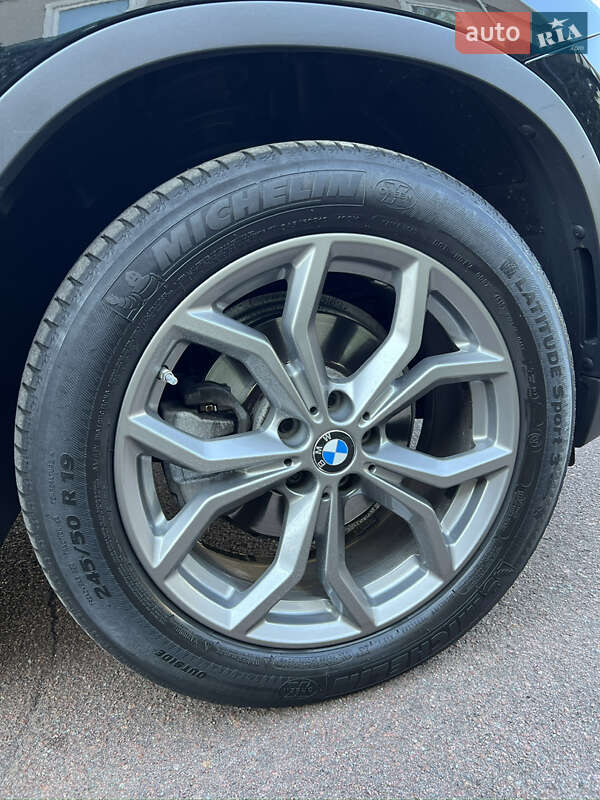 Внедорожник / Кроссовер BMW X3 2020 в Киеве