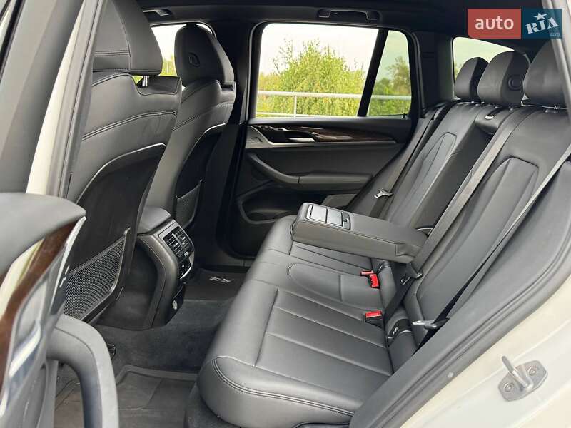 Внедорожник / Кроссовер BMW X3 2018 в Киеве
