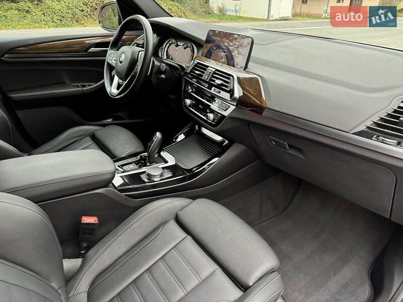 Внедорожник / Кроссовер BMW X3 2018 в Ужгороде