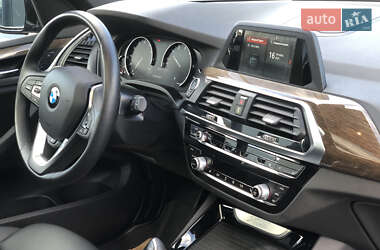 Внедорожник / Кроссовер BMW X3 2019 в 