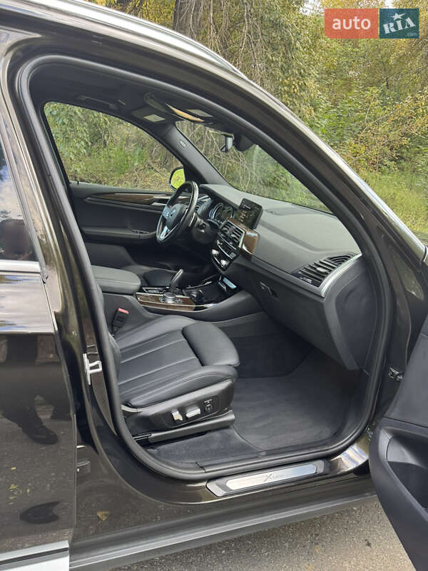 Внедорожник / Кроссовер BMW X3 2018 в Киеве