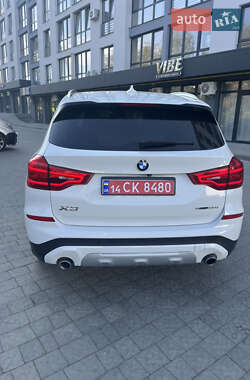Внедорожник / Кроссовер BMW X3 2018 в 