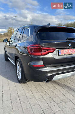 Внедорожник / Кроссовер BMW X3 2018 в 