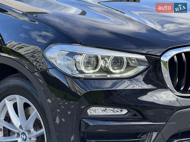 Внедорожник / Кроссовер BMW X3 2018 в Ужгороде