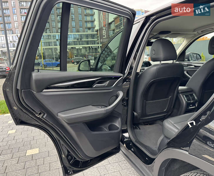 Внедорожник / Кроссовер BMW X3 2018 в Ужгороде