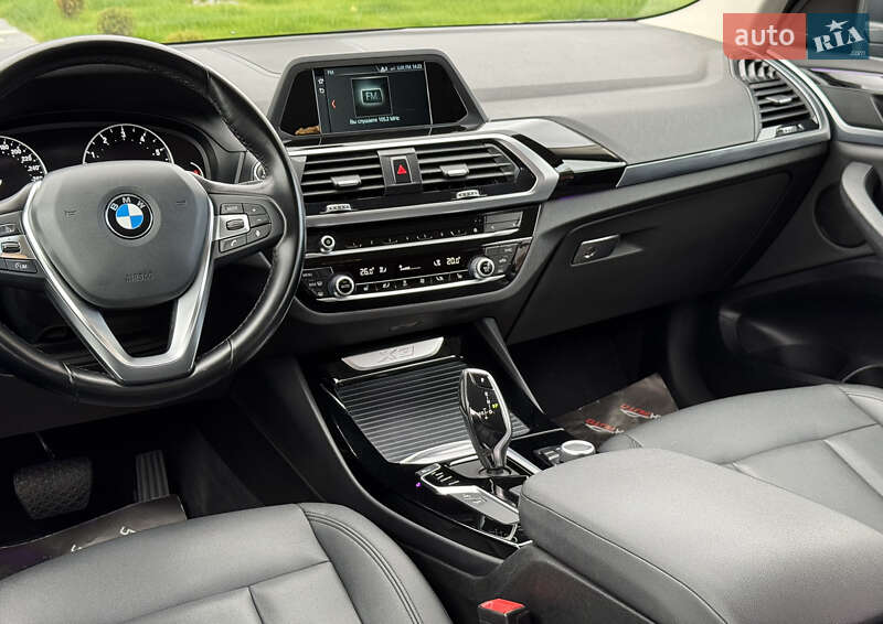 Внедорожник / Кроссовер BMW X3 2018 в Ужгороде