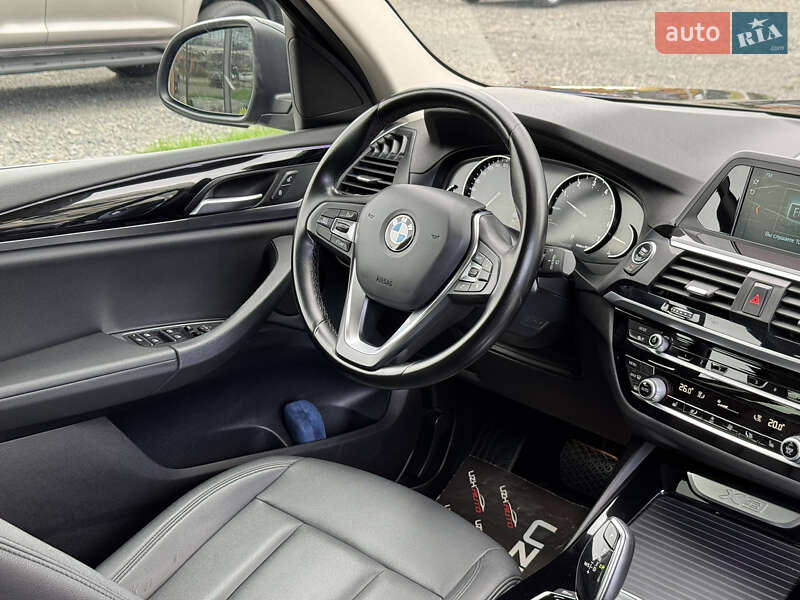 Внедорожник / Кроссовер BMW X3 2018 в Ужгороде