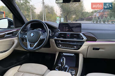 Внедорожник / Кроссовер BMW X3 2018 в 