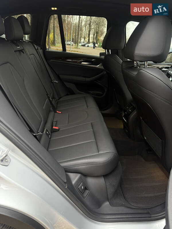 Внедорожник / Кроссовер BMW X3 2019 в Киеве