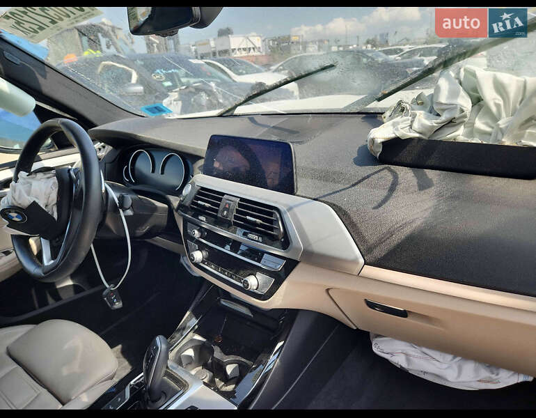 Внедорожник / Кроссовер BMW X3 2019 в Ужгороде
