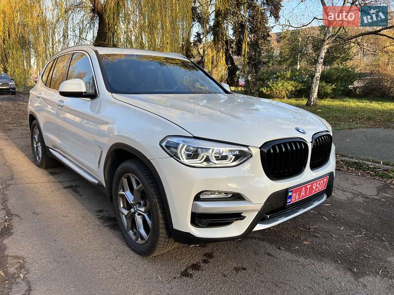 Внедорожник / Кроссовер BMW X3 2019 в Киеве