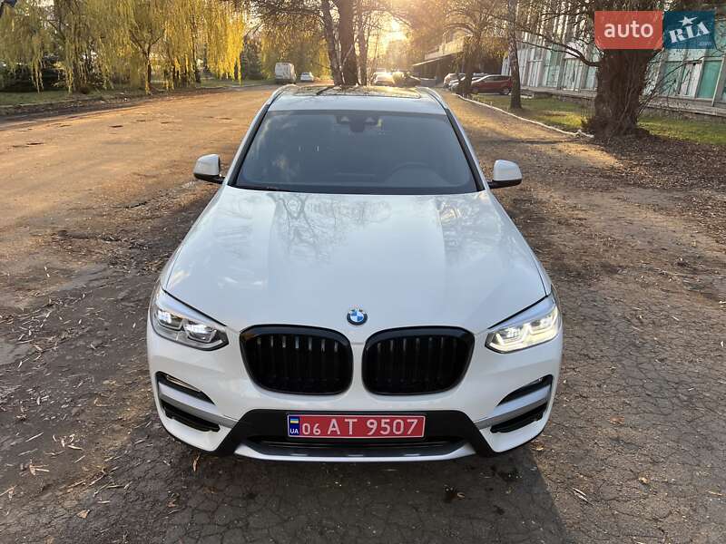 Внедорожник / Кроссовер BMW X3 2019 в Киеве